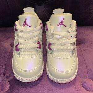 Jordan 4 Retro 6C - White/Hyper violet